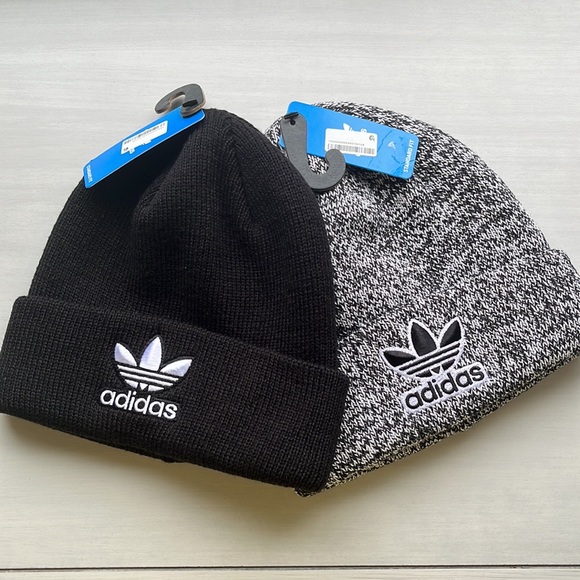 Adidas 2 pc Winter knit Hats Mans/Woman’s Color Black and Grey - Picture 5 of 8